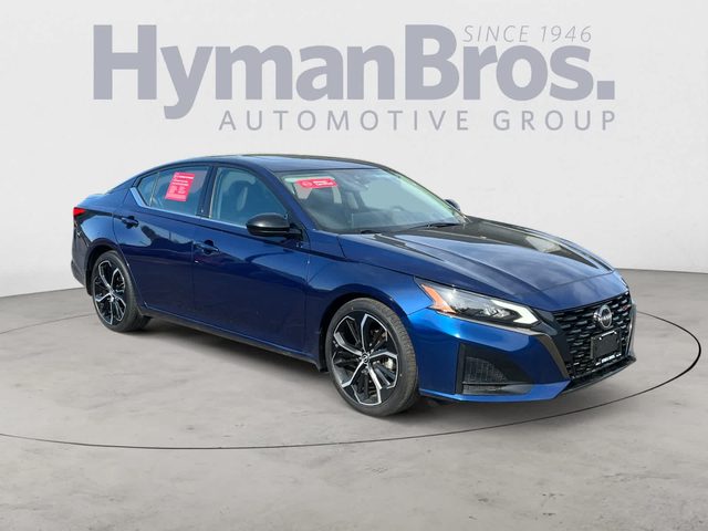 2023 Nissan Altima 2.5 SR FWD photo