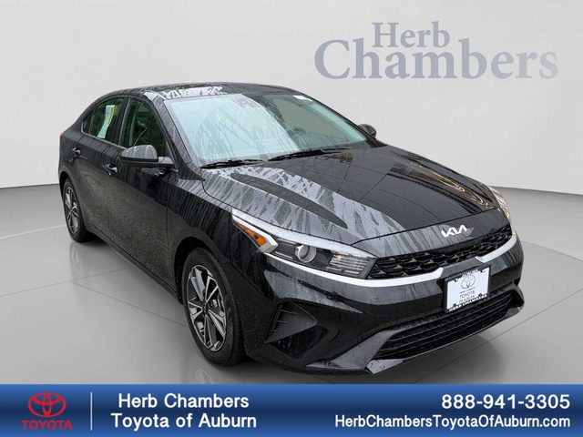 2023 Kia Forte LXS FWD photo