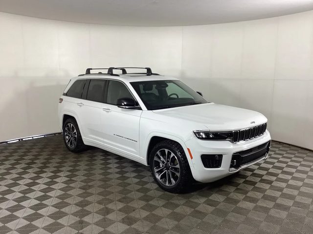 2023 Jeep Grand Cherokee Overland 4WD photo
