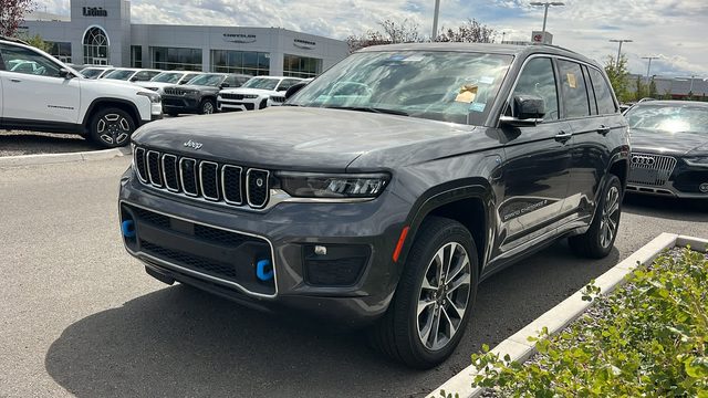 2023 Jeep Grand Cherokee Overland 4WD photo