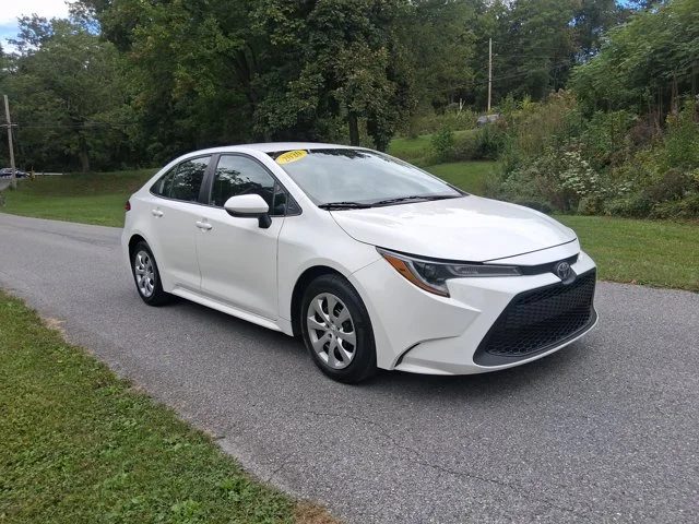 2020 Toyota Corolla LE FWD photo