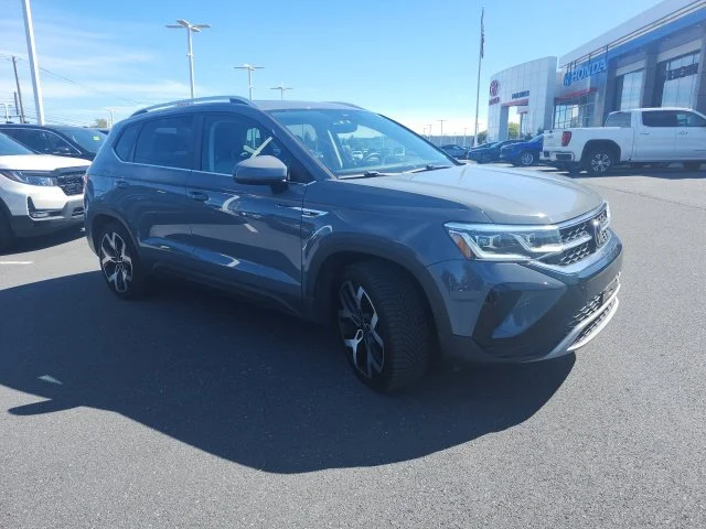 2023 Volkswagen Taos SEL AWD photo