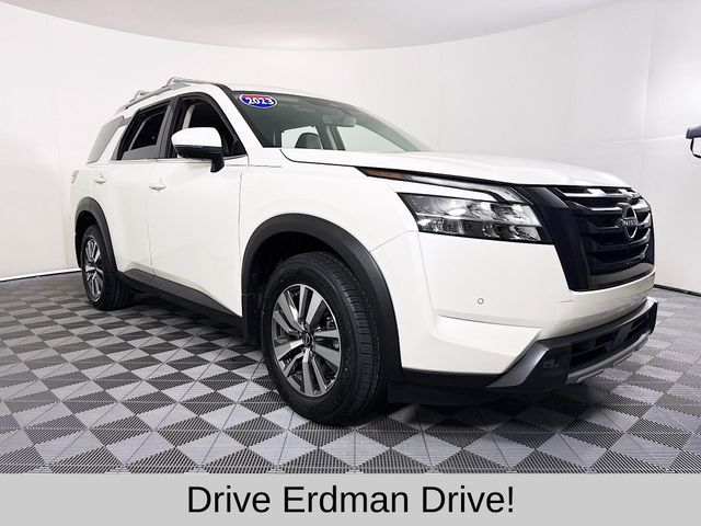 2023 Nissan Pathfinder SL 4WD photo