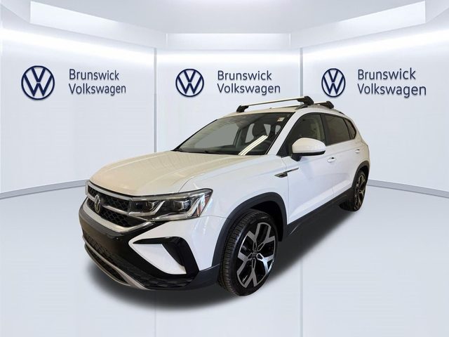 2023 Volkswagen Taos SEL AWD photo