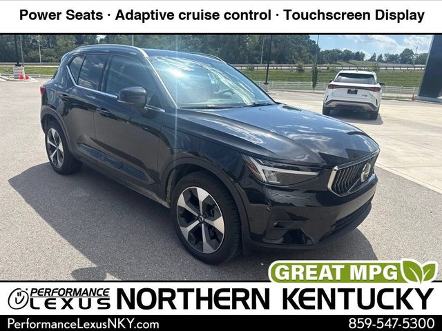 2023 Volvo XC40 Plus Bright Theme AWD photo