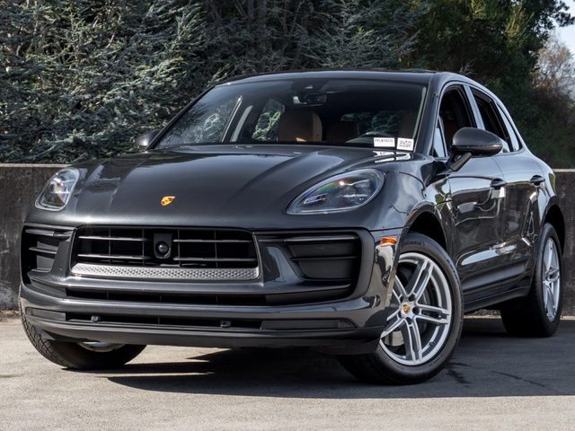 2023 Porsche Macan  AWD photo