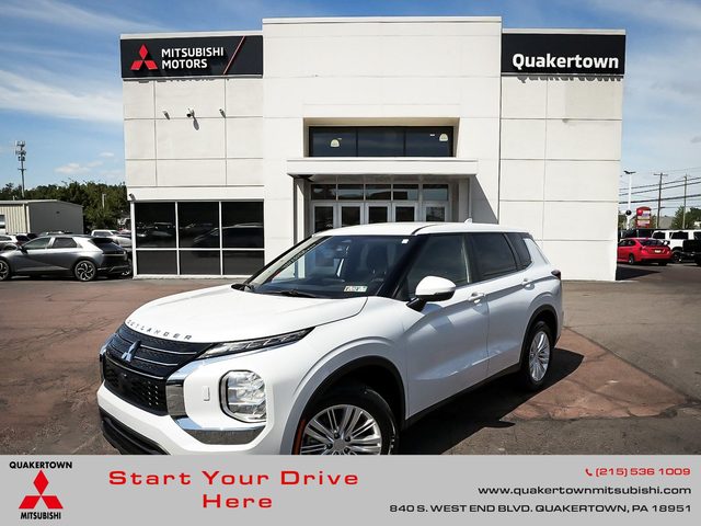 2023 Mitsubishi Outlander ES AWD photo
