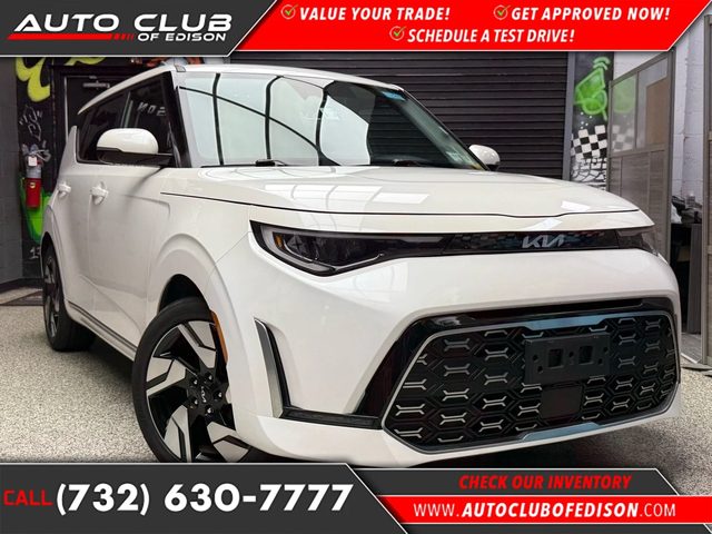 2023 Kia Soul GT-Line FWD photo