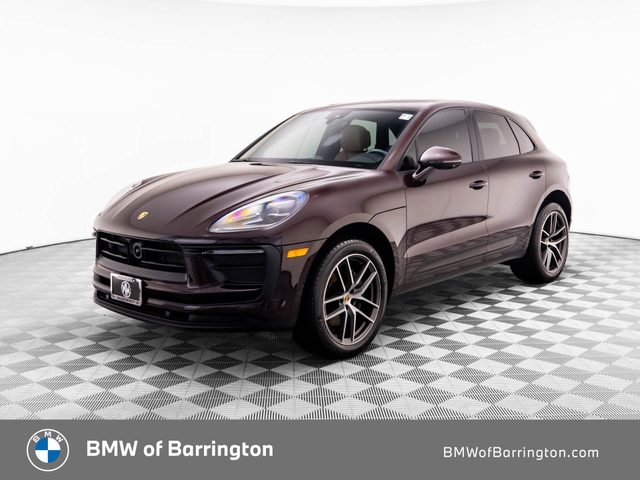 2023 Porsche Macan  AWD photo