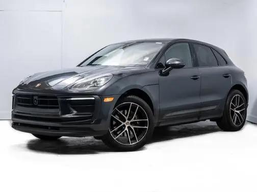 2023 Porsche Macan  AWD photo
