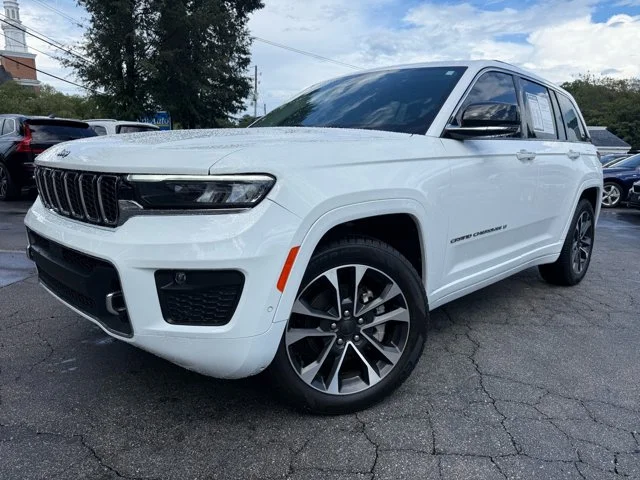 2023 Jeep Grand Cherokee Overland 4WD photo