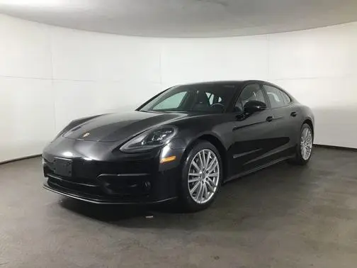 2023 Porsche Panamera 4 AWD photo