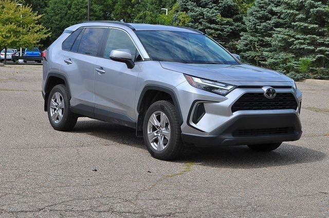 2023 Toyota RAV4 XLE AWD photo