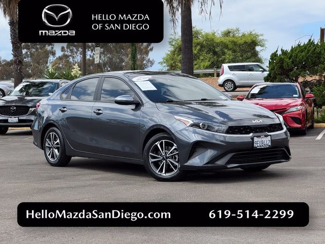2023 Kia Forte LXS FWD photo