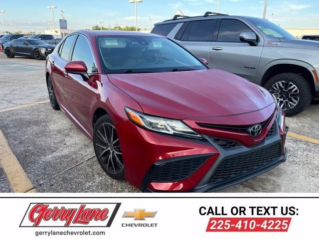 2021 Toyota Camry SE Nightshade FWD photo