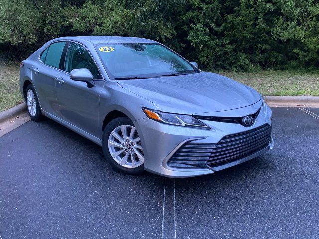 2023 Toyota Camry LE FWD photo