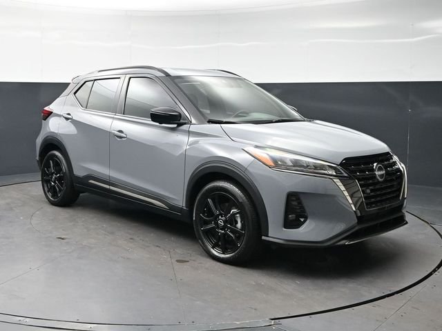 2023 Nissan Kicks SR FWD photo