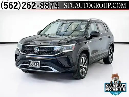 2023 Volkswagen Taos SE FWD photo