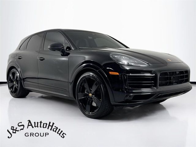 2023 Porsche Cayenne GTS AWD photo