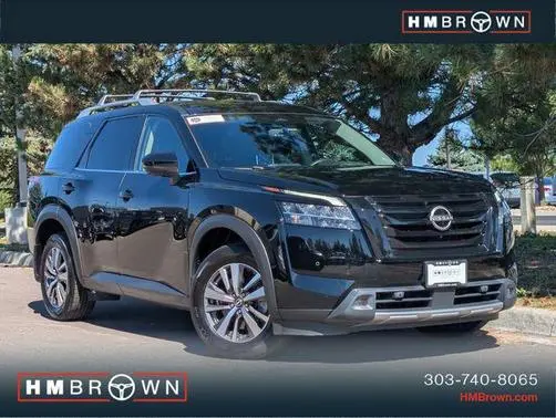 2023 Nissan Pathfinder SL 4WD photo