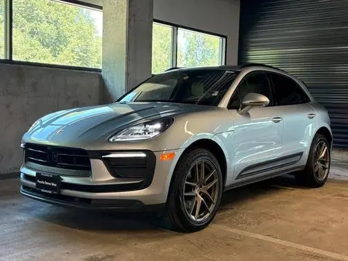 2023 Porsche Macan T AWD photo