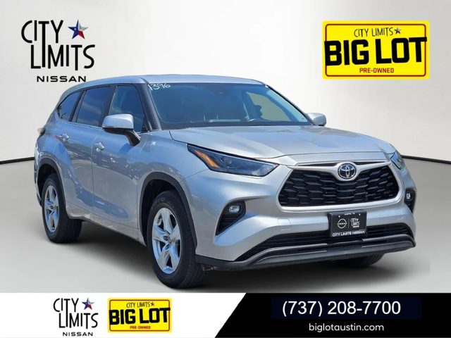 2023 Toyota Highlander LE FWD photo