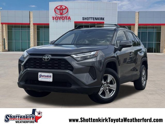 2023 Toyota RAV4 XLE FWD photo