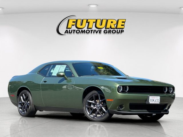 2023 Dodge Challenger SXT RWD photo