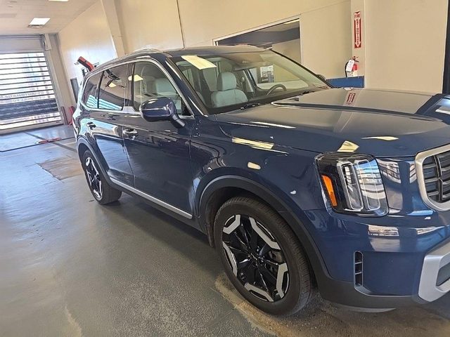 2023 Kia Telluride S FWD photo