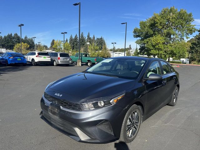 2023 Kia Forte LXS FWD photo