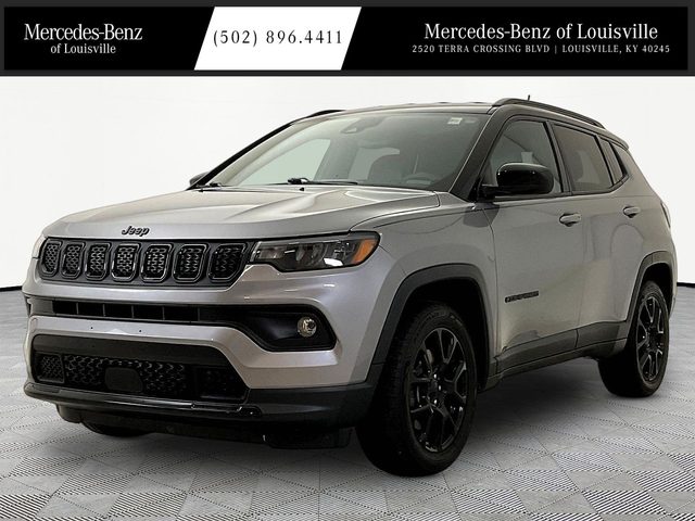 2023 Jeep Compass Altitude 4WD photo