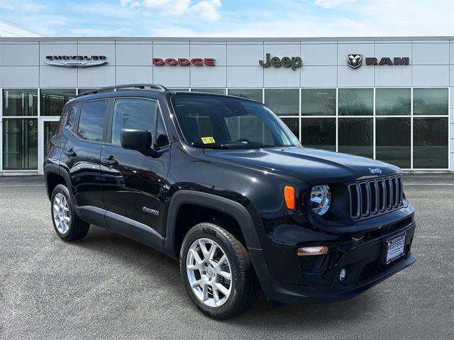 2023 Jeep Renegade Latitude 4WD photo