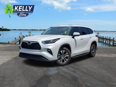 2023 Toyota Highlander XLE FWD photo