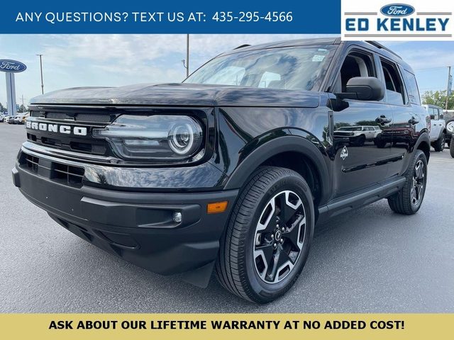 2023 Ford Bronco Sport Outer Banks 4WD photo