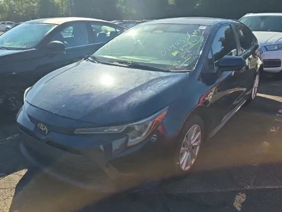 2023 Toyota Corolla LE FWD photo