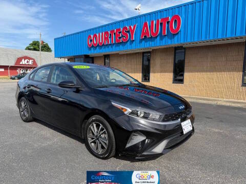 2023 Kia Forte LXS FWD photo