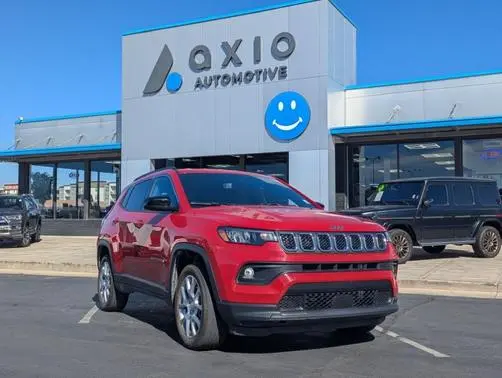 2023 Jeep Compass Latitude Lux 4WD photo
