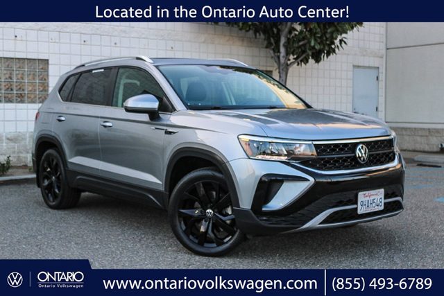 2023 Volkswagen Taos SE AWD photo