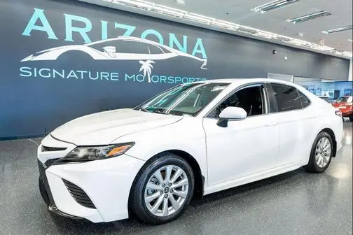 2020 Toyota Camry SE FWD photo