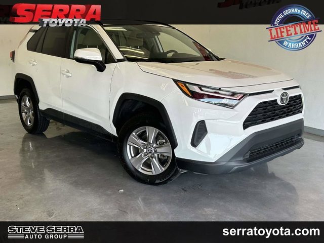 2023 Toyota RAV4 XLE FWD photo
