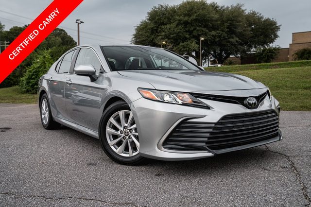 2023 Toyota Camry LE FWD photo