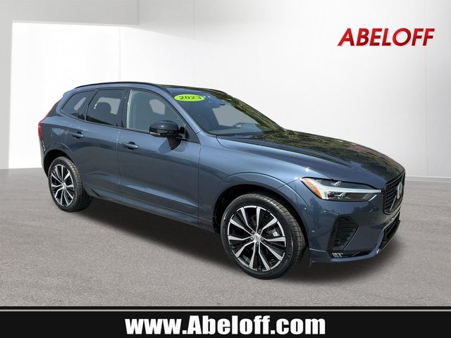 2023 Volvo XC60 Plus Dark Theme AWD photo