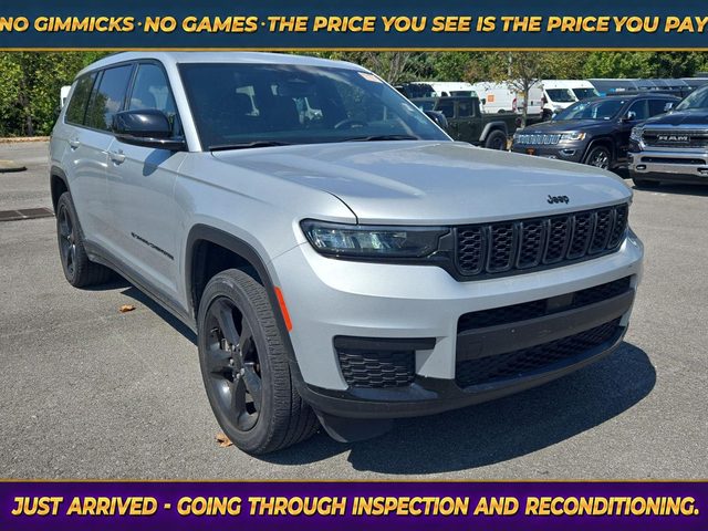 2023 Jeep Grand Cherokee L Altitude 4WD photo