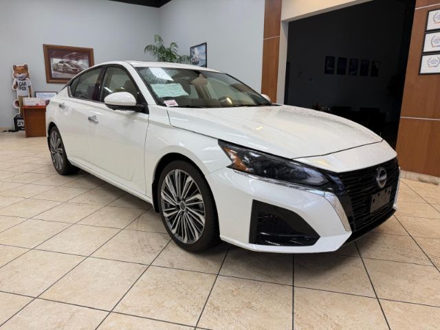 2023 Nissan Altima 2.5 SL FWD photo