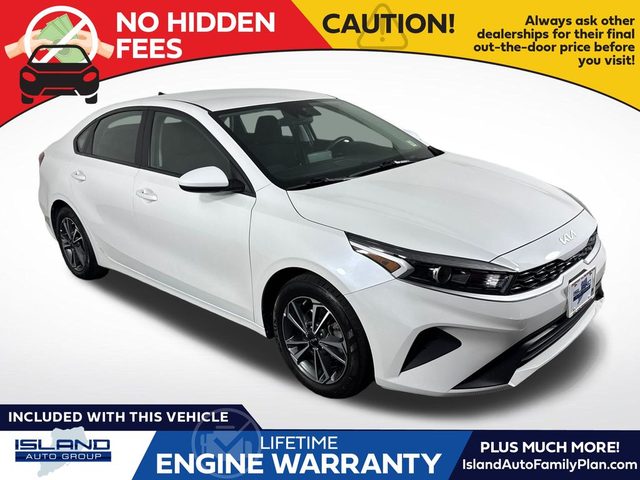2023 Kia Forte LXS FWD photo