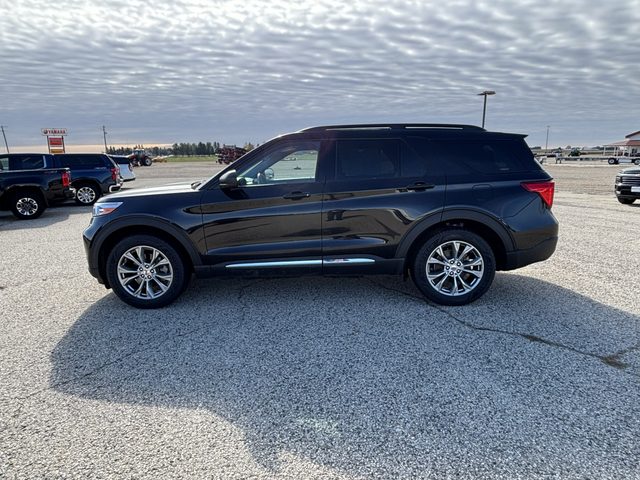 2023 Ford Explorer XLT 4WD photo