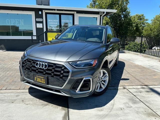 2023 Audi Q5 S line Premium AWD photo