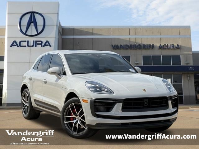 2023 Porsche Macan S AWD photo