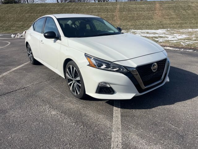 2021 Nissan Altima 2.5 SR FWD photo