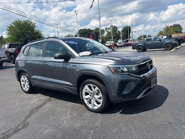 2023 Volkswagen Taos S AWD photo